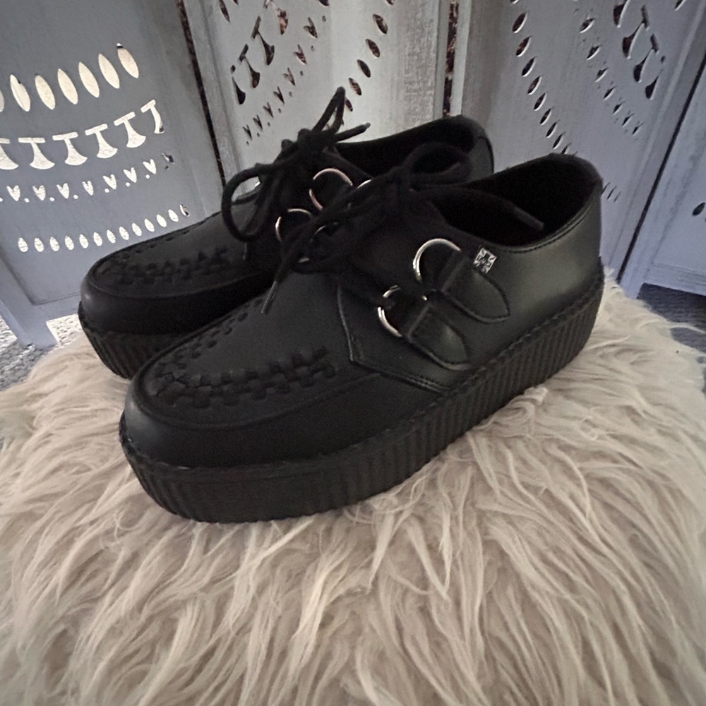 T.U.K. Low Creeper